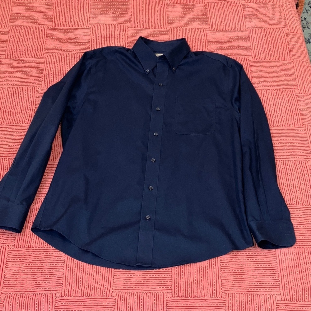 Denver Hayes Men's medium Navy Dress Shirt - lovely pinstripe motif in fabric